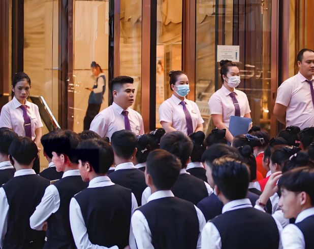 腾龙科技团队会议